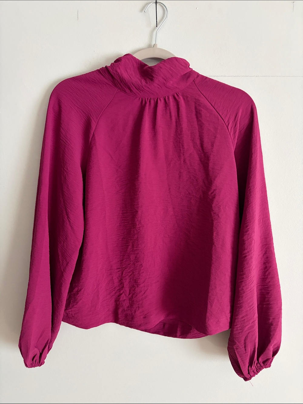 Evereve Deep Raspberry Women's Blouse. XS. NWT.polyester.